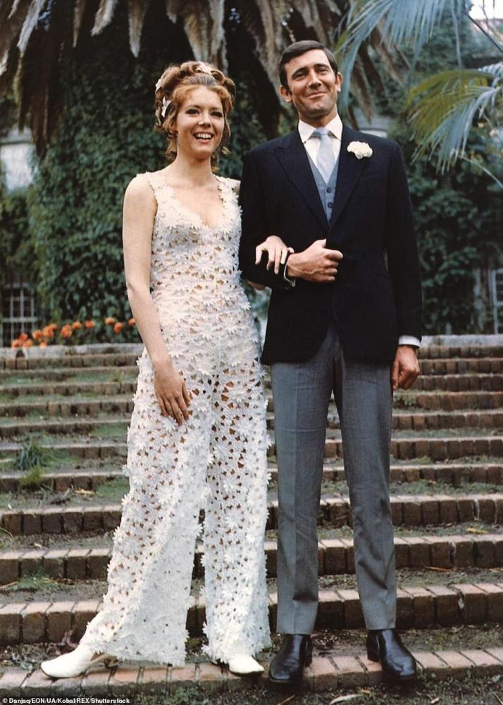 戴安娜·里格|《权游》“老玫瑰”去世，享年82岁，曾是007的首位妻子艳压群芳