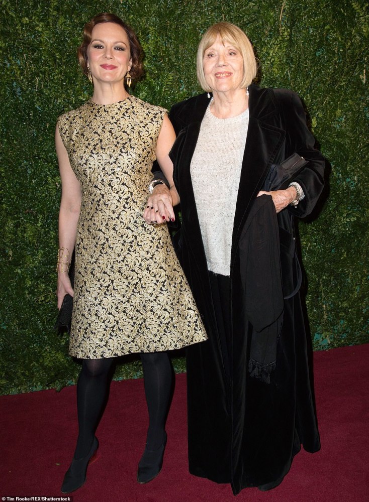 戴安娜·里格|《权游》“老玫瑰”去世，享年82岁，曾是007的首位妻子艳压群芳