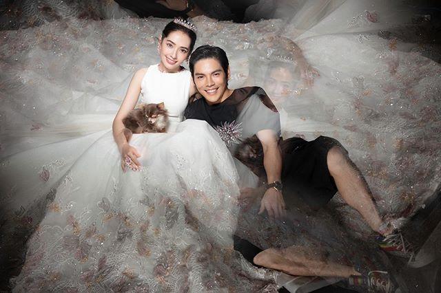 郭碧婷|郭碧婷真幸福！向佐庆祝结婚一周年，用19个字隐藏对妻子的爱