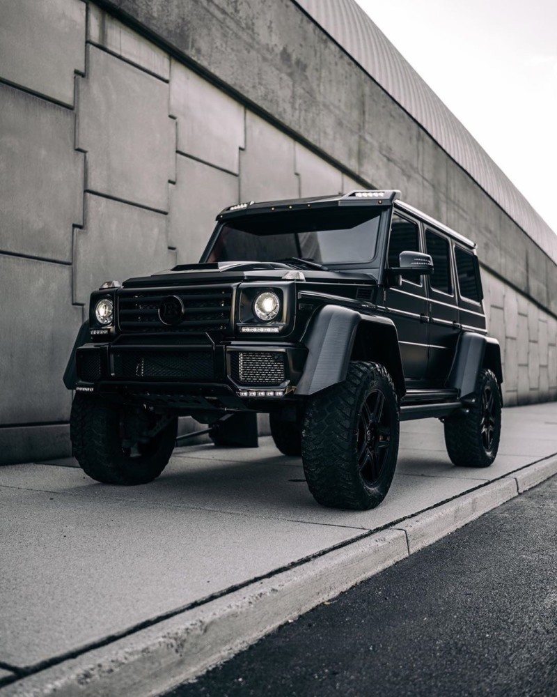 黑色的大奔改装之后是最帅的 没谁反对吧