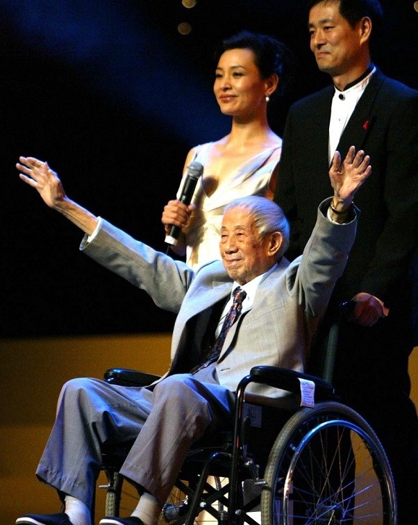 汤沐黎撰文纪念父亲——"银幕将军"汤晓丹