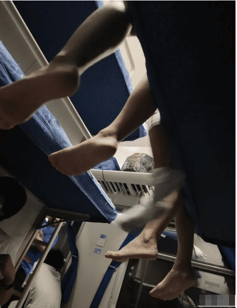"夏天女生上完厕所到底有多尴尬?"啊哈哈哈哈我就笑笑不说话_腾讯新闻