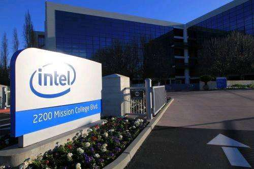 1968年,伯特·诺伊斯,戈登·摩尔和安迪·格鲁夫共同创立了英特尔.