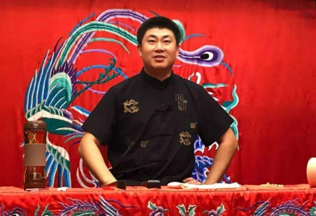 郭德纲|他曾被郭德纲怒指欺师灭祖，今重提《画扇面》翻车往事引热议！