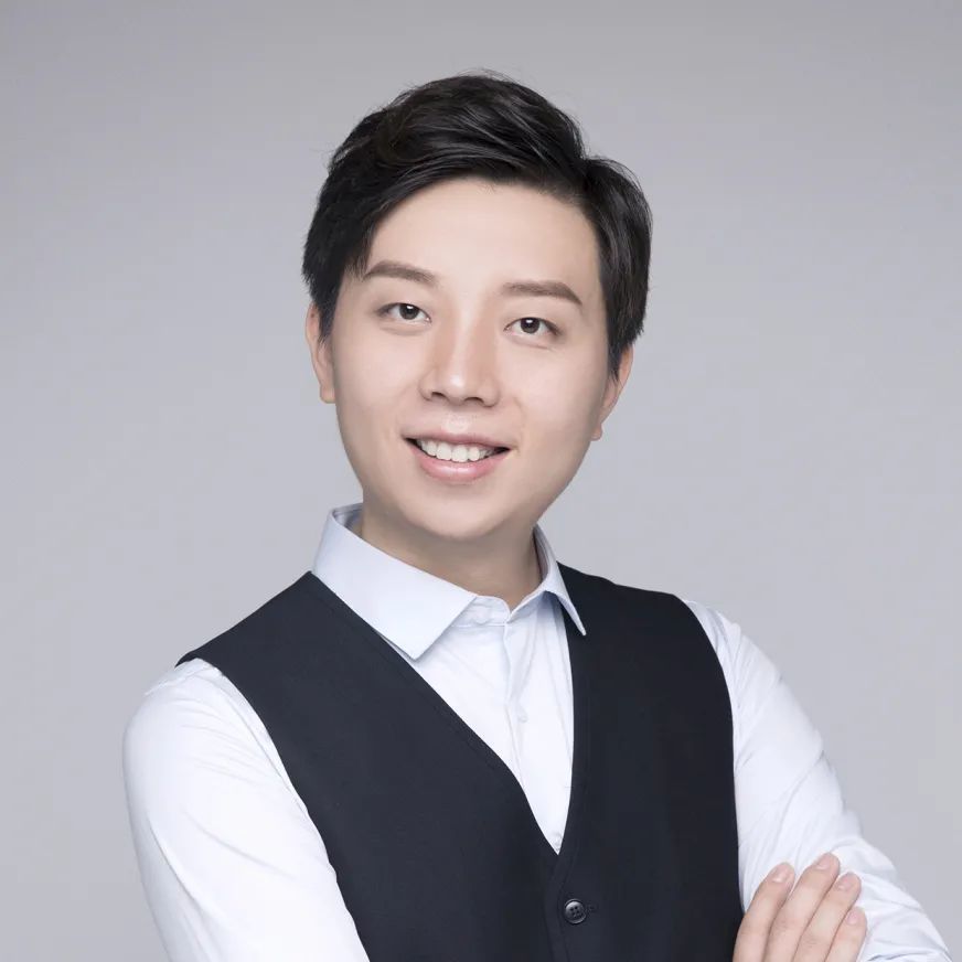 高琦红黄蓝亲子园培训学院副院长高琦,是为数不多的男幼师.