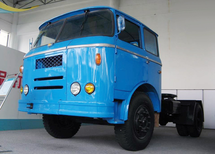 黄河jn150进入新世纪以后,随着中国汽车工业的发展,重卡市场也全面