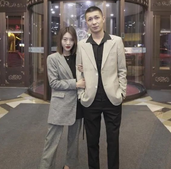 宏楠|网红宏楠钓鱼时触电身亡，母亲发文称：自己很痛心，都不敢看手机