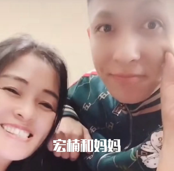宏楠|网红宏楠钓鱼时触电身亡，母亲发文称：自己很痛心，都不敢看手机