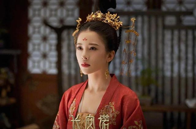 成毅|成毅新剧《长安诺》毫无CP感，女主年纪太大长得老，和成毅同框像母子
