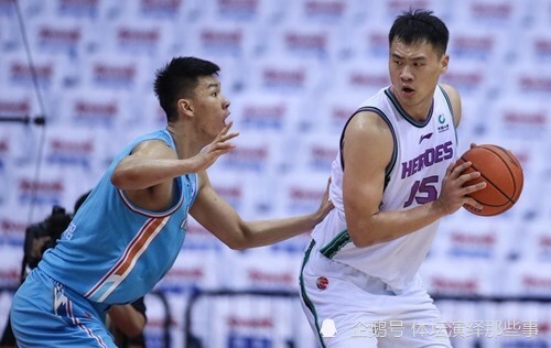 范子铭|范子铭转会引爆篮坛！多队牵涉球迷热议，北京受益广州损失惨重