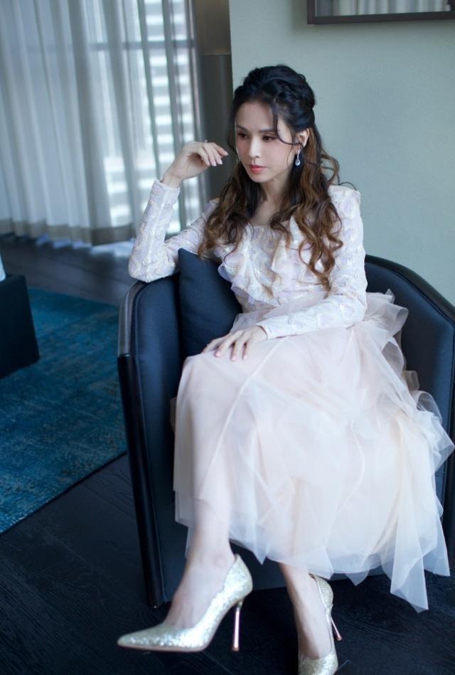 李若彤|54岁李若彤曝光不结婚的原因：从来不勉强自己，对婚姻绝不将就