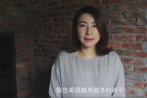 郭晶晶|霍启刚曝郭晶晶带仨娃日常，心疼妻子又忙又累，首透露生四胎态度