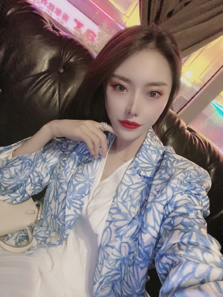 段宏楠触电身亡后出现让人气愤一幕,被嘲讽只喜欢要礼物,女友发声表态