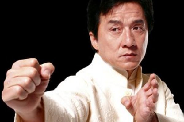 古董|成龙：我收藏的古董，没有几十亿那么多，只有数亿而已