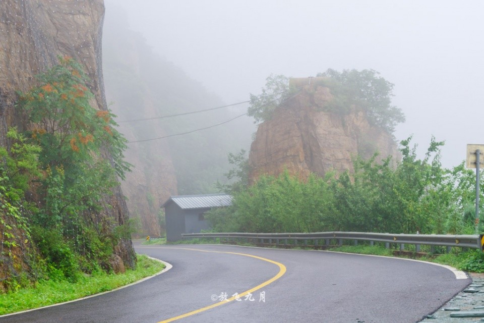 北京|北京雨天自驾路线，云雾缭绕宛如仙境，不输太行山和江南水乡