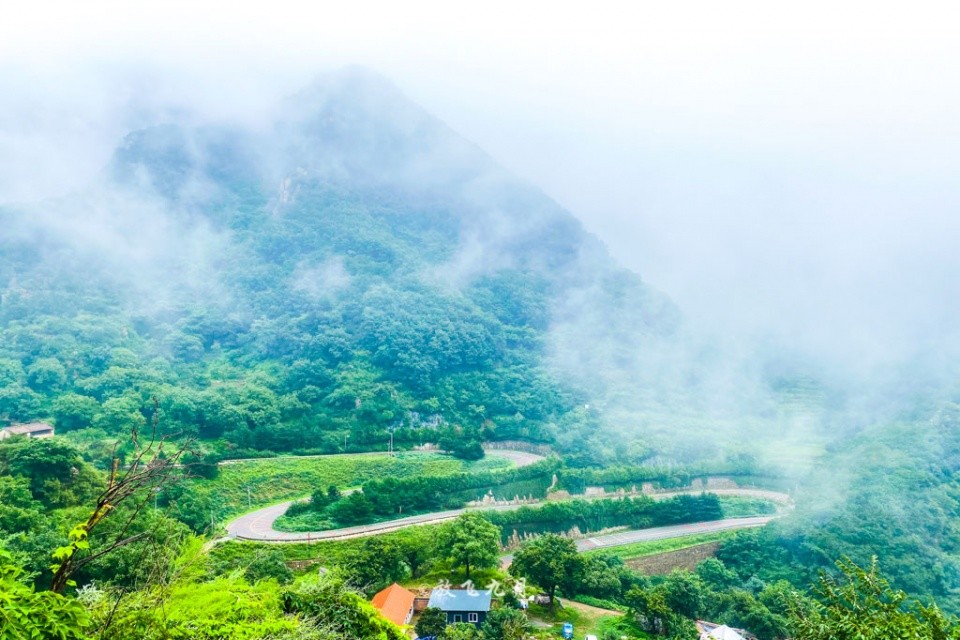 北京|北京雨天自驾路线，云雾缭绕宛如仙境，不输太行山和江南水乡