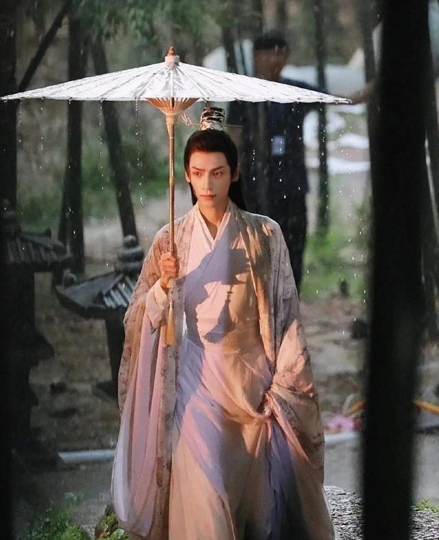 皓衣行|罗云熙《皓衣行》未杀青，曝新剧合作四字女星，网友对结局有担心