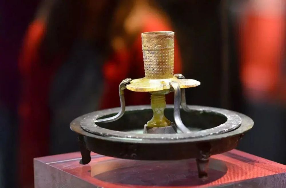 玉器|有件秦汉的玉器，自豪一辈子！