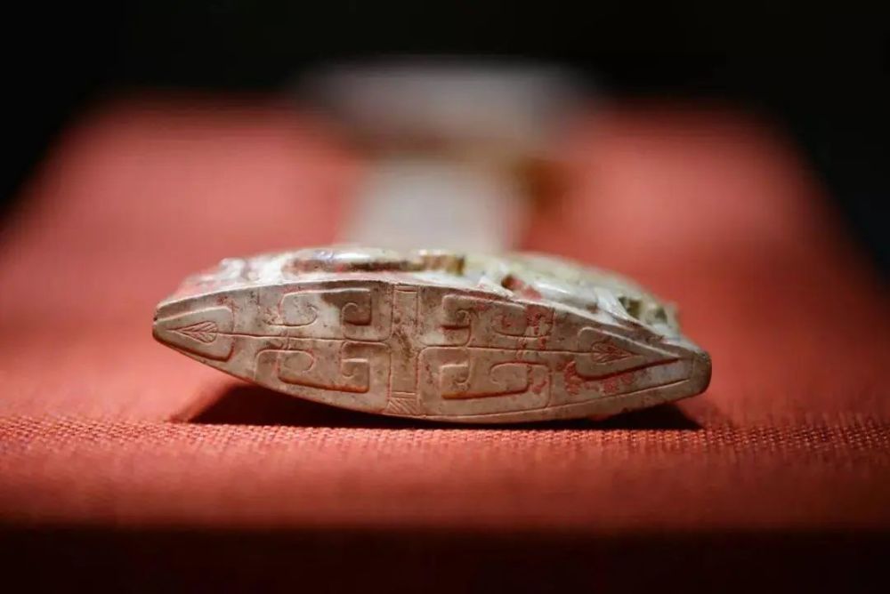 玉器|有件秦汉的玉器，自豪一辈子！