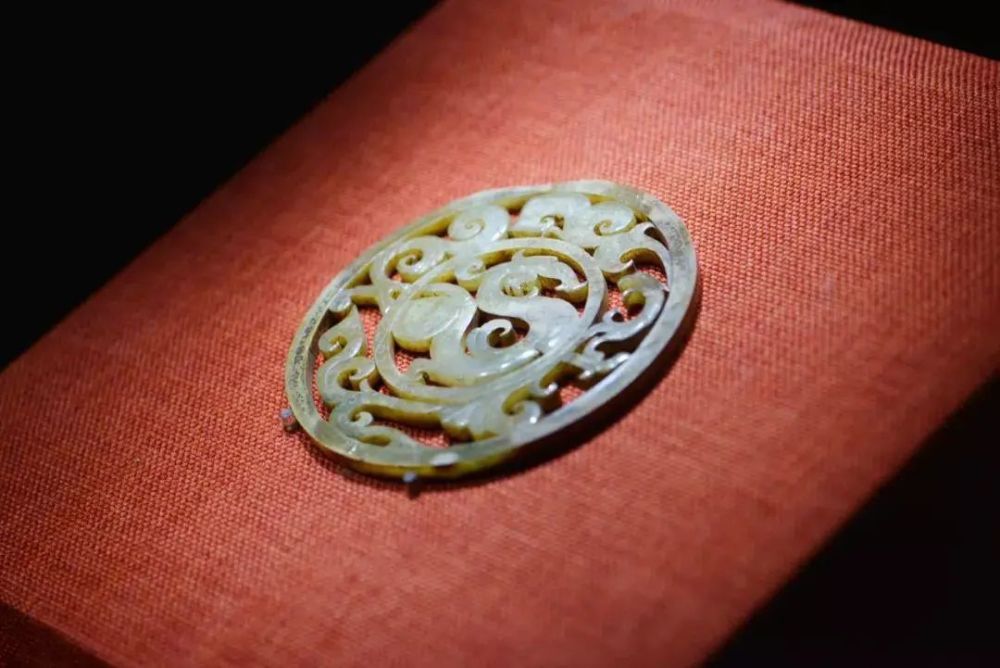 玉器|有件秦汉的玉器，自豪一辈子！
