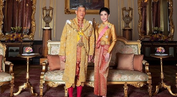 哇集拉隆功|泰王亲自作萌画 大秀与获释贵妃恩爱情景