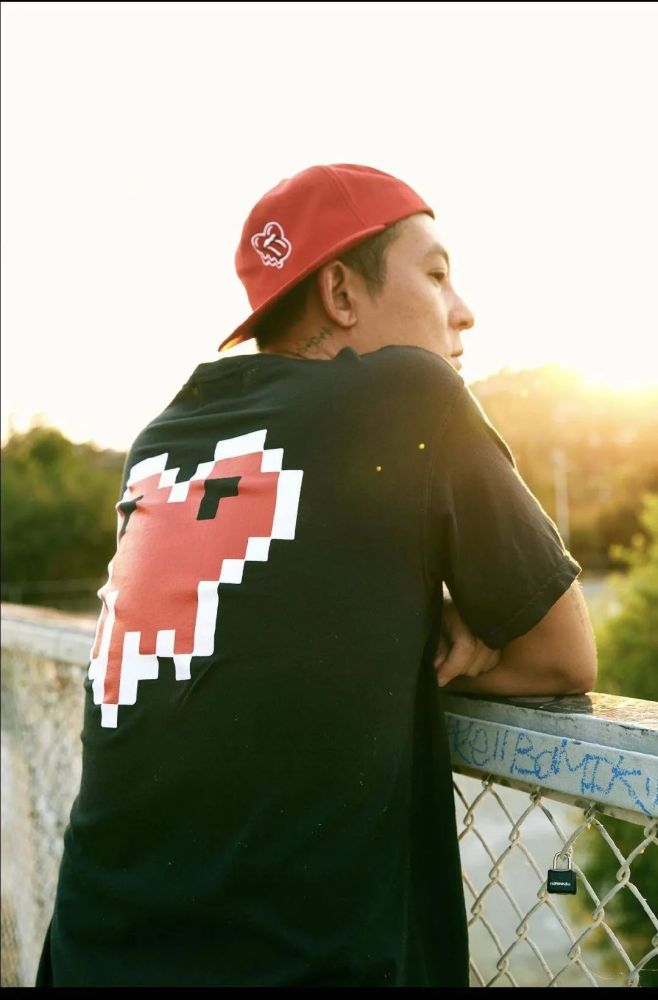 上图这双是锡安的air jordan 35 "bayou boys" , 和去年aj34锡安的首