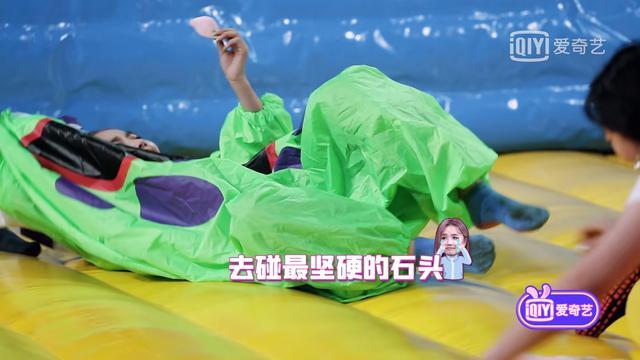 陆柯燃|THE9团综好看哎！金星认为杨幂比杨颖漂亮，陆柯燃抱摔安崎