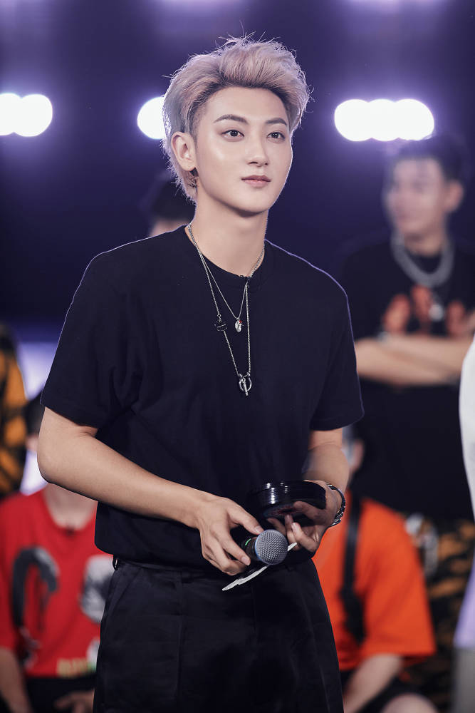 黄子韬|黄子韬爸爸病逝，享年52岁令人惋惜，工作室发文恳请给家人时间