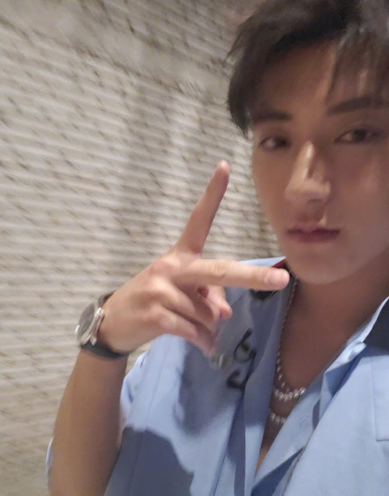 黄子韬|黄子韬爸爸病逝，享年52岁令人惋惜，工作室发文恳请给家人时间