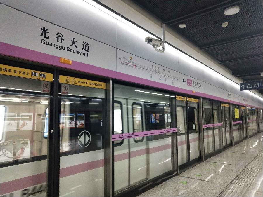 武汉最荒凉的地铁站站内空空荡荡站外荒无人烟