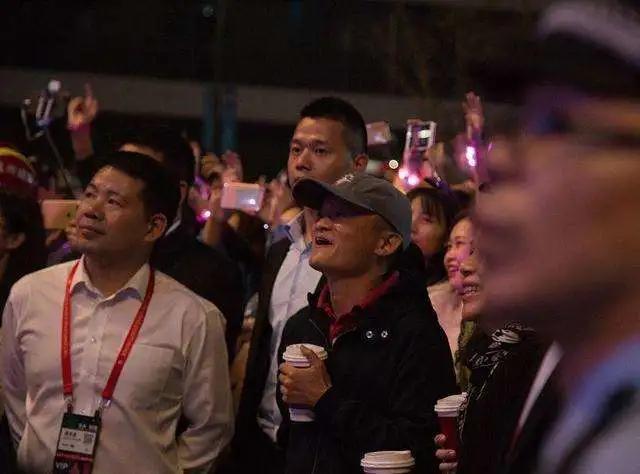 王菲|互联网大佬追星：你我本无缘，全靠我花钱