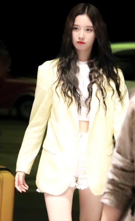 黄子韬|黄子韬父亲因病逝世，绯闻女友发文悼念，疑频繁前往青岛探望