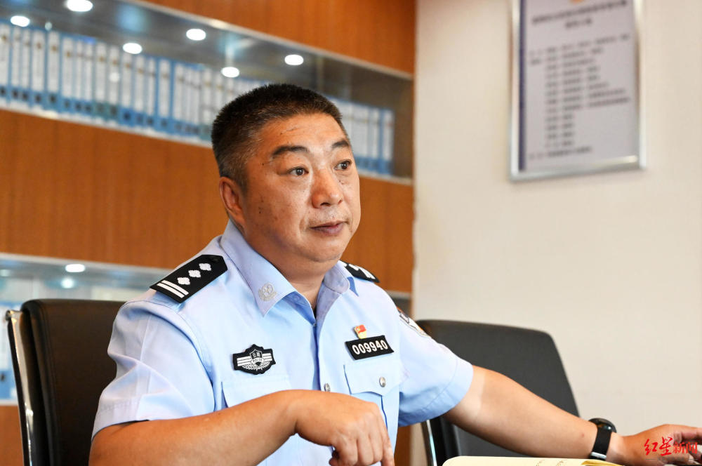 工作中的蒋彪.红星新闻记者 王红强 摄