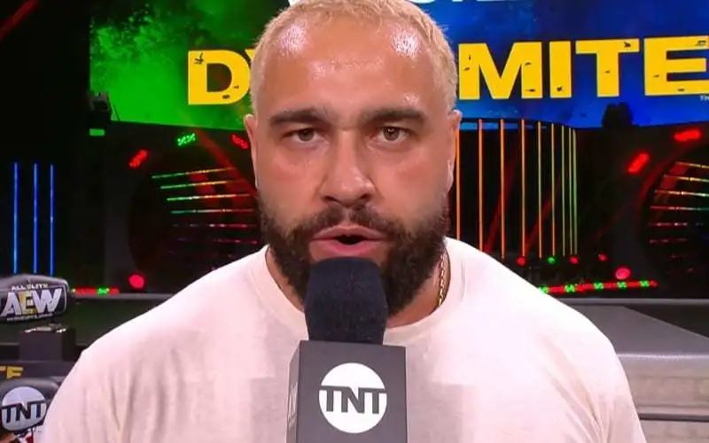 约翰塞纳:我是主持人!wwe即将开启新一轮裁员?_腾讯新闻