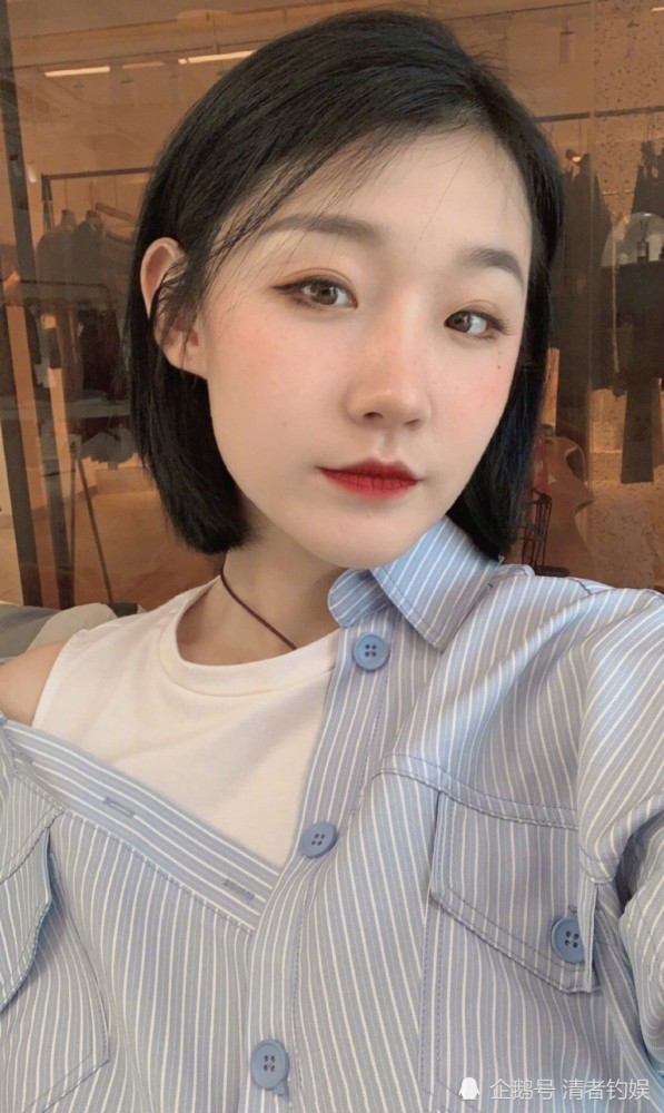 时间是把修容刀!《快乐星球》莲蓉包当老师了,近照太好看了