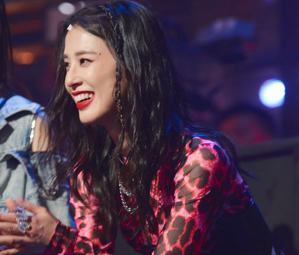 王一博|街舞：王一博被挑衅，争奇斗艳炸到姐姐，廖搏被抓住目光无处安放