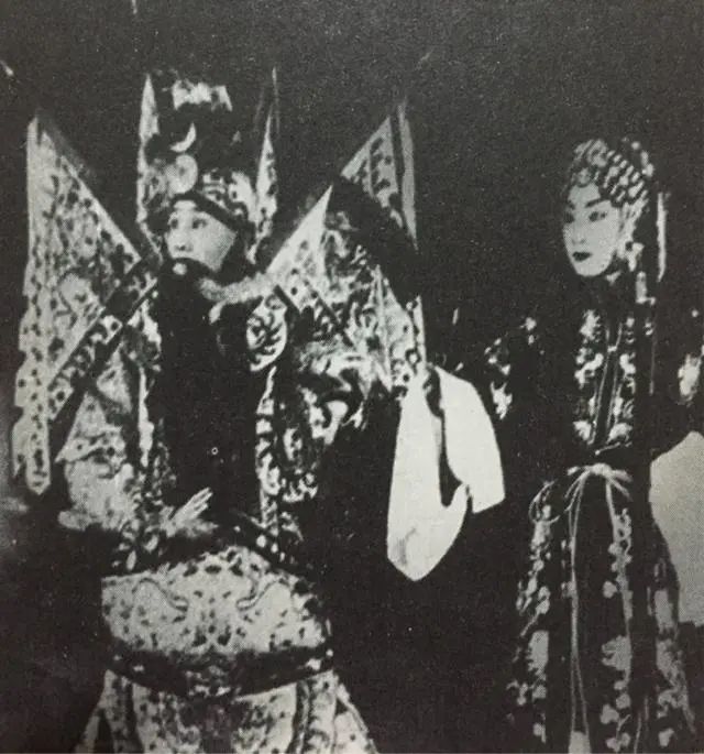 言慧珠|言慧珠：京剧世家梅兰芳爱徒，三段“惊艳”婚姻却凄凉自尽