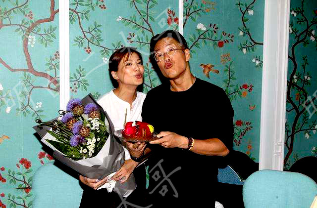 香港影星林晓峰与相伴18年妻子离婚试问相爱多久才能厮守一生