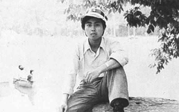 海子|海子：15岁辉煌，25岁落母，一生坎坷，死前一首诗绘出理想世界