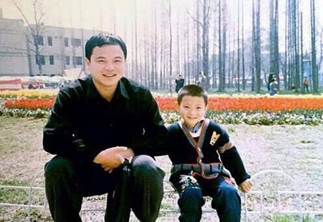 黄子韬|黄子韬父亲去世，空留200亿身家4家公司，未抱上孙子成遗憾