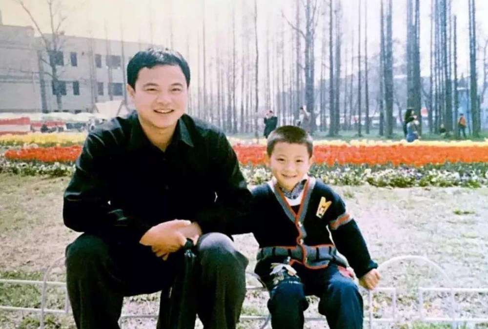 黄子韬|突发！黄子韬爸爸去世，曾经说的这句话，让网友泪奔！