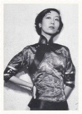 张爱玲|张爱玲诞辰百年，回望她的背影却感到苍凉