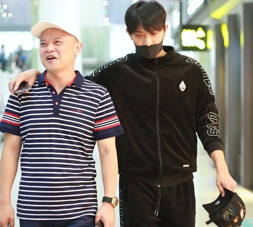 黄子韬|黄子韬父亲逝世，200亿资产真假难辨，曾为儿子呕心沥血