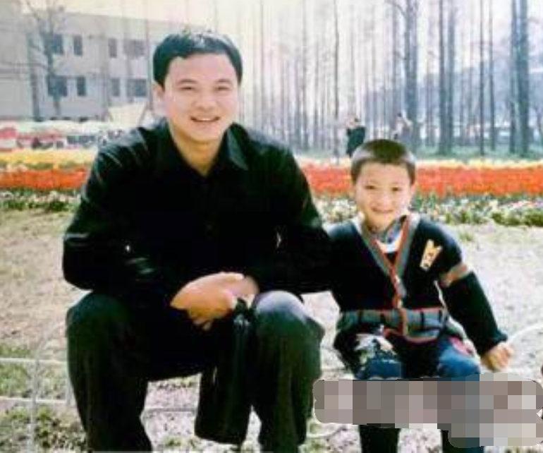 黄子韬|黄子韬父亲逝世，200亿资产真假难辨，曾为儿子呕心沥血