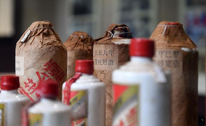 五粮液|价格多少的白酒适合收藏，收藏多久出手，茅台五粮液老酒价格是多少？