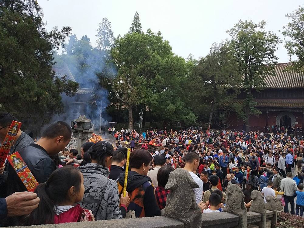 妙峰山庙会|北京妙峰山庙会复活，带来什么启示？民间信仰经久不衰，堵不如导