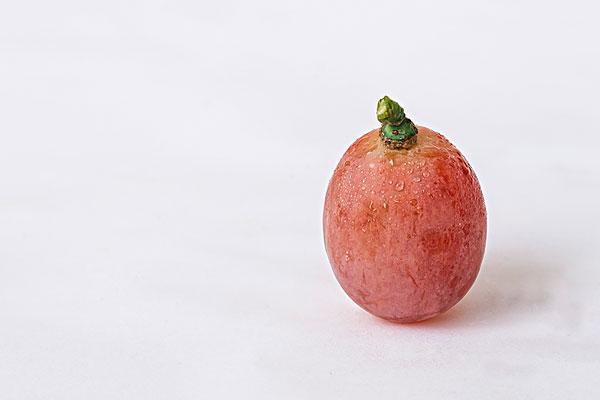 韩国土地有限有多狠,西瓜按片卖不算啥,看到葡萄:还能这样?