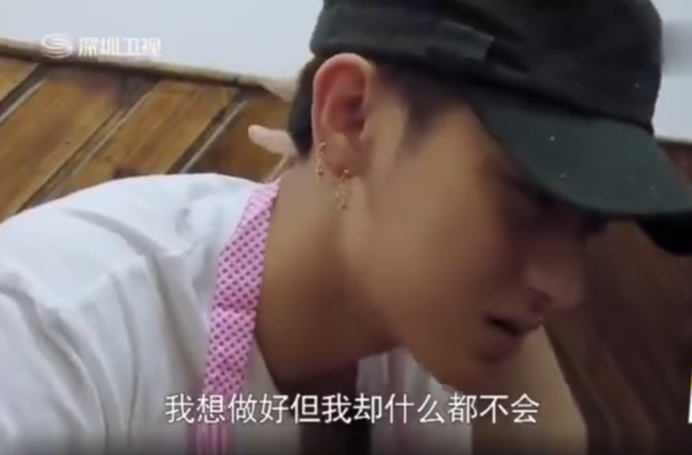 黄子韬|黄子韬爸爸病逝，孟美岐粉假冒肖战粉讽“死了还买热搜”，饭圈这么没底线？