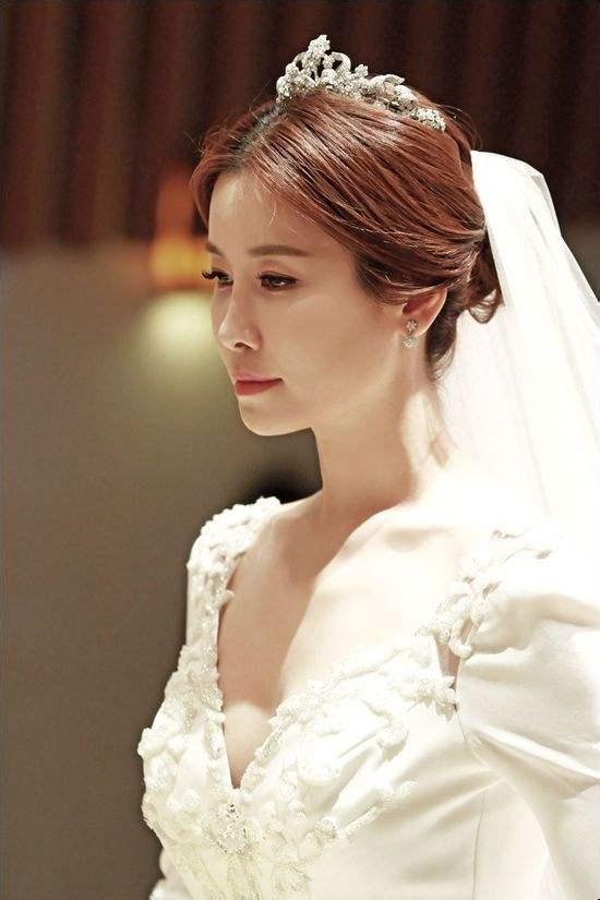 45岁李泰兰身材似少女,与老公交往3月闪婚,阔太生活令人羡慕