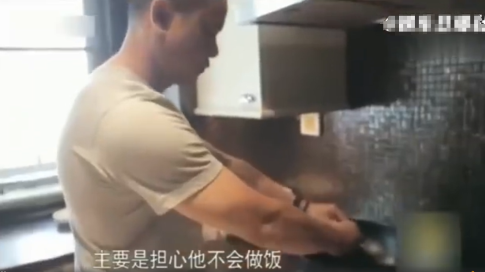 黄子韬|黄子韬爸爸病逝，孟美岐粉假冒肖战粉讽“死了还买热搜”，饭圈这么没底线？